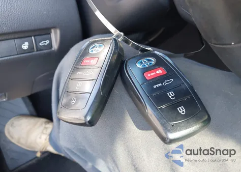 2021 Toyota Venza Limited z USA, uszkodzony, nr VIN JTEAAAAH1MJ009555